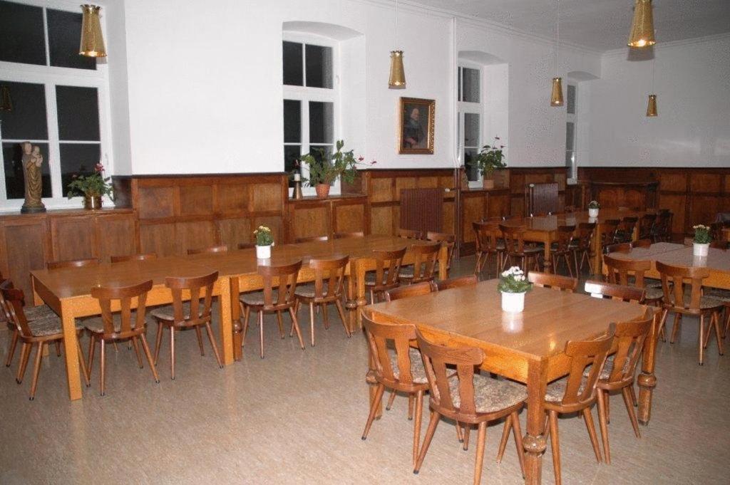 Nikolauskloster Juchen Экстерьер фото
